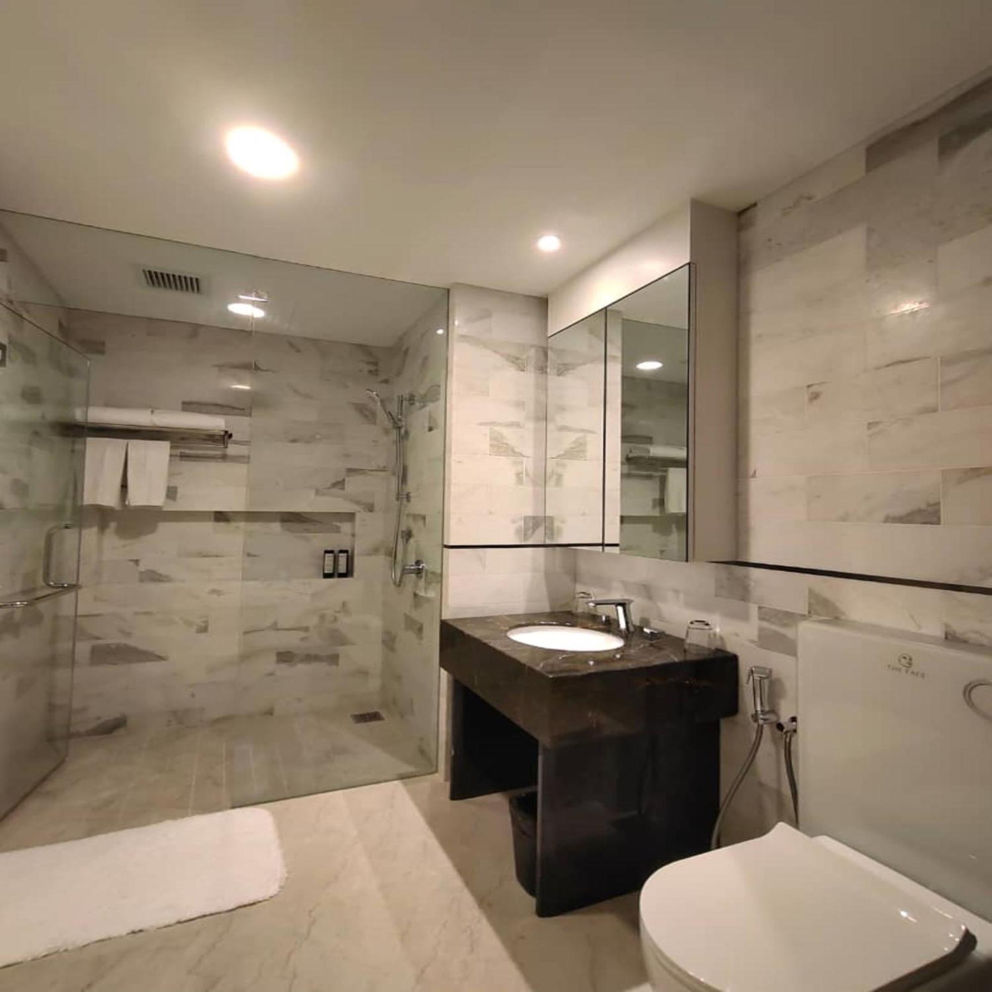 The Face Style Hotel クアラルンプール エクステリア 写真 A bathroom in a hotel